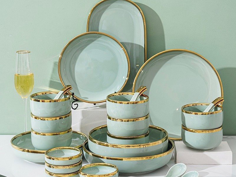Bộ chén sứ viền vàng